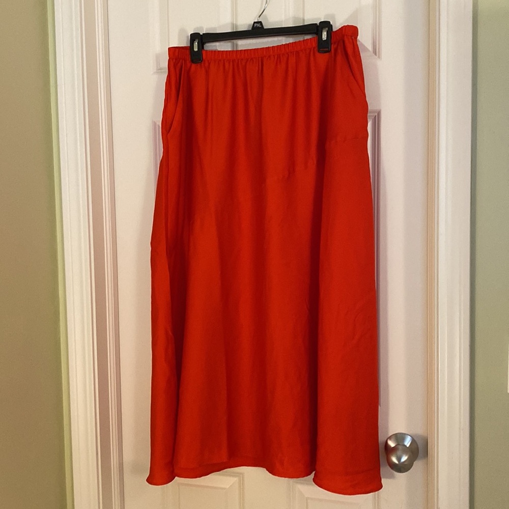 A New Day NWOT silky satin coral red elastic maxi skirt size large with pockets